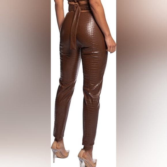 Jluxlabel Croc Embossed Faux Leather Pants - Picture 3 of 11